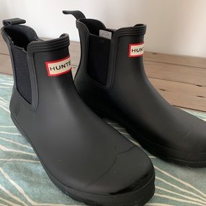 Black Hunter Ankle Rainboots - worn only 1 time
